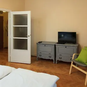 https://apartament-warsaw-stopover-metro-wierzbno.warsawhotelspoland.com